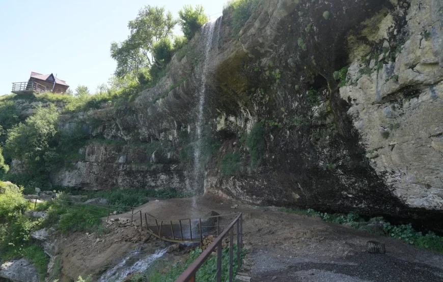 ХУНЗАХ — ВОДОПАДЫ
